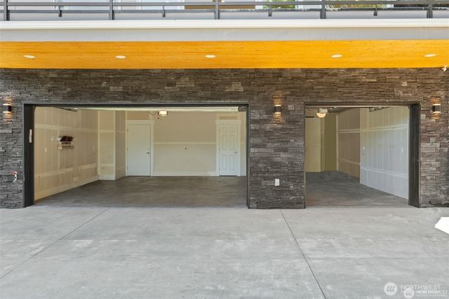 16831 84th Lane NE, Kenmore, WA 98028