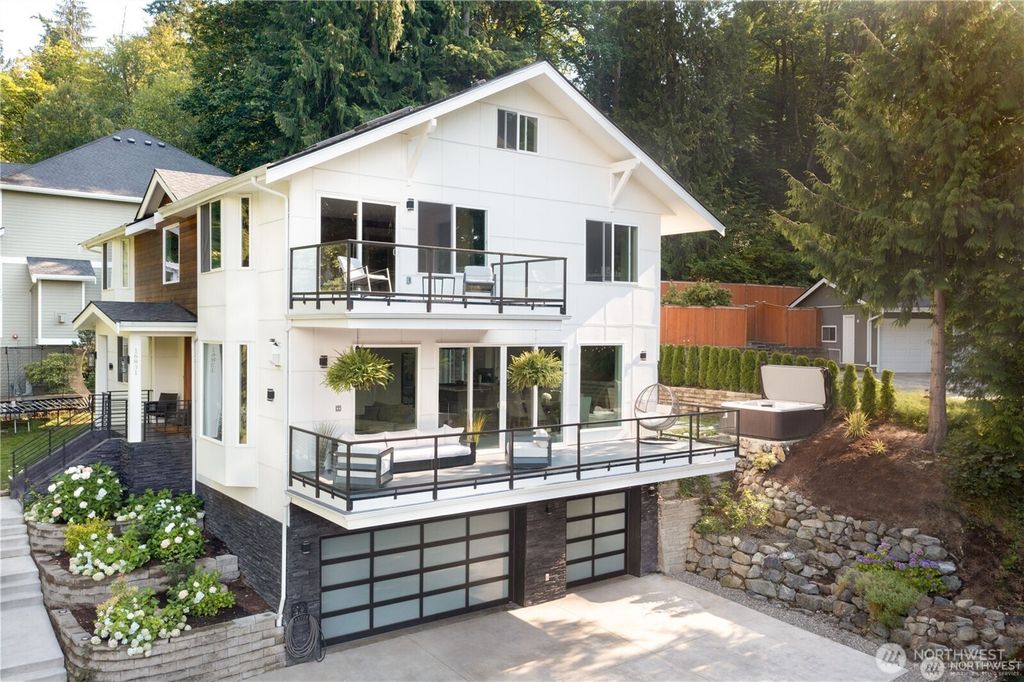 16831 84th Lane NE, Kenmore, WA 98028
