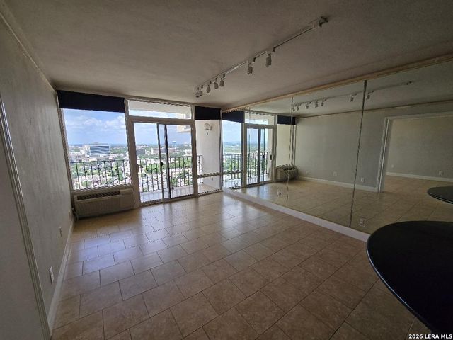 7701 Wurzbach Rd Apt 2203, San Antonio, TX 78229