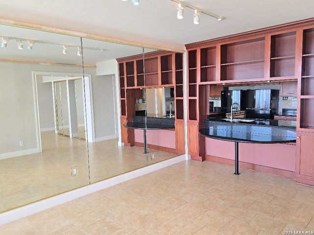 7701 Wurzbach Rd Apt 2203, San Antonio, TX 78229
