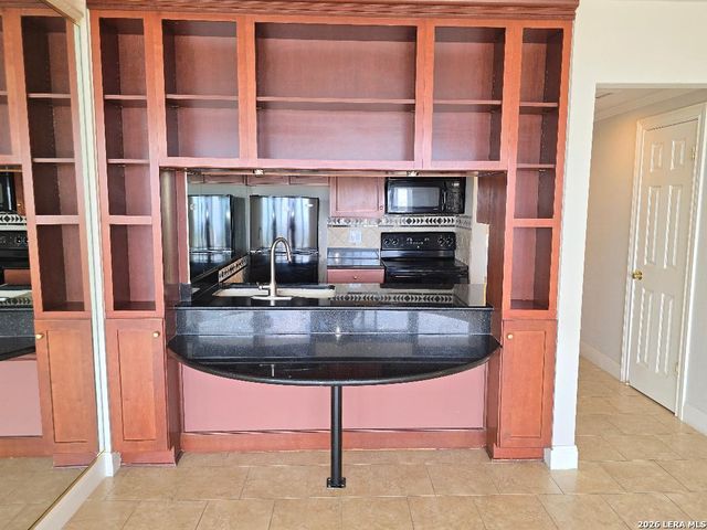 7701 Wurzbach Rd Apt 2203, San Antonio, TX 78229