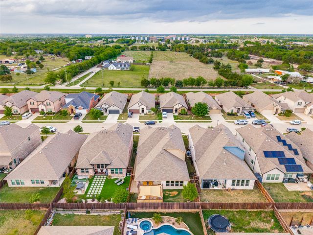 834 Mildren Lane, Fate, TX 75087