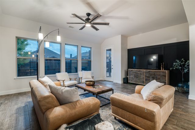 834 Mildren Lane, Fate, TX 75087