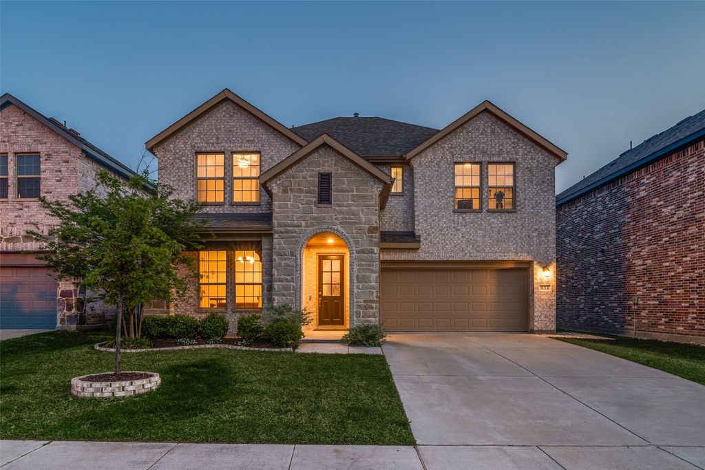834 Mildren Lane, Fate, TX 75087