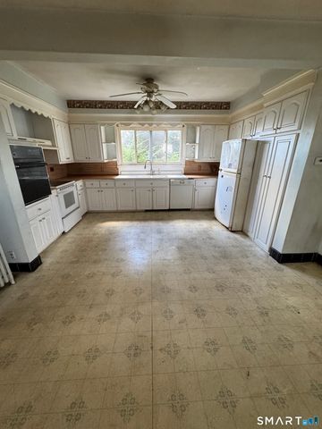 136 Collis Street, West Haven, CT 06516