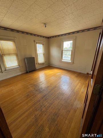 136 Collis Street, West Haven, CT 06516