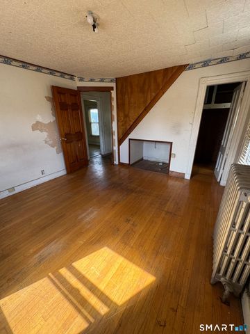 136 Collis Street, West Haven, CT 06516