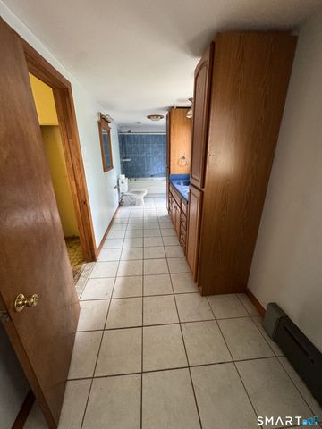 136 Collis Street, West Haven, CT 06516