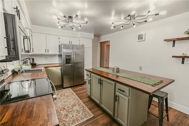 25 Walnut Park, Irondequoit, NY 14622