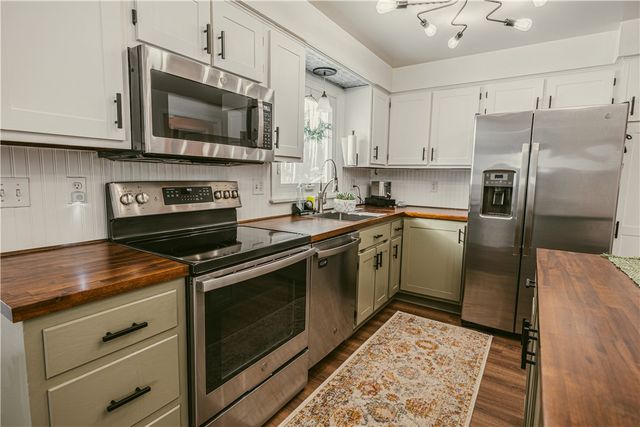 25 Walnut Park, Irondequoit, NY 14622