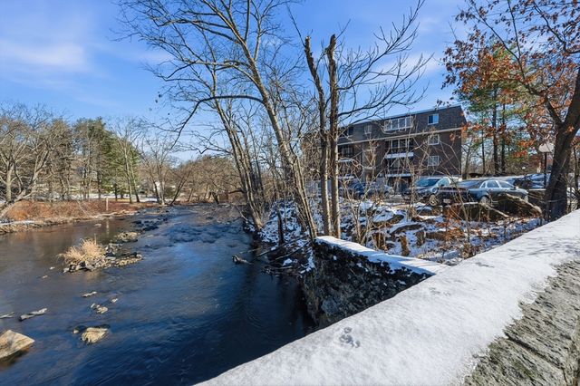 10 Mill St Q, Maynard, MA 01754