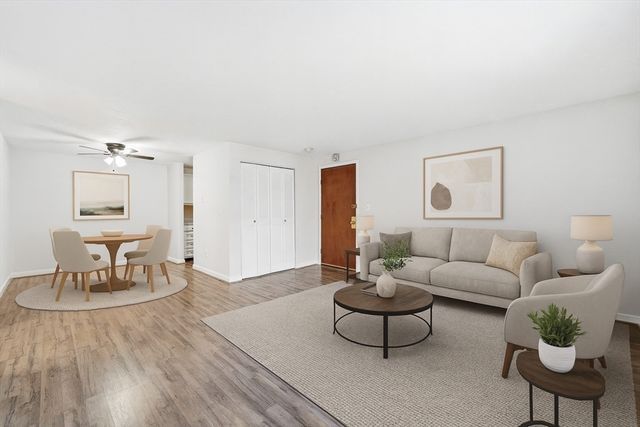 10 Mill St Q, Maynard, MA 01754