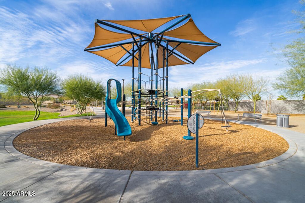 Image 13 of property listing at 8719 W PASADENA Avenue, Glendale, AZ 85305