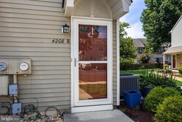 4208-B FENWICK LN, Mount Laurel, NJ 08054