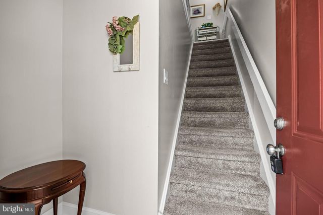 4208-B FENWICK LN, Mount Laurel, NJ 08054