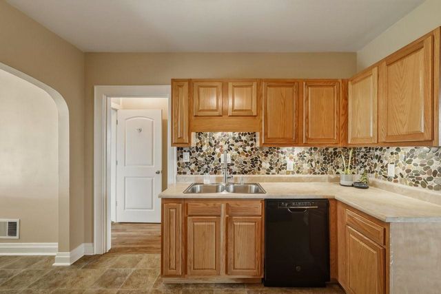 2715 1st Avenue, Huntington, WV 25702