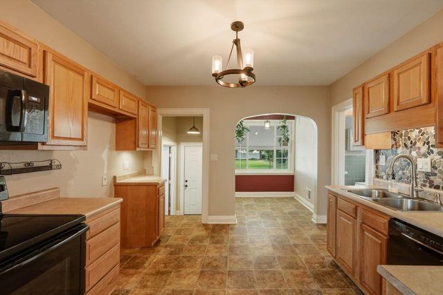 2715 1st Avenue, Huntington, WV 25702