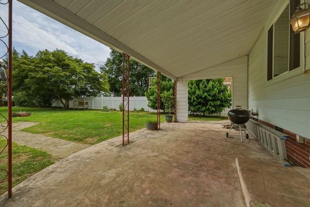 2715 1st Avenue, Huntington, WV 25702
