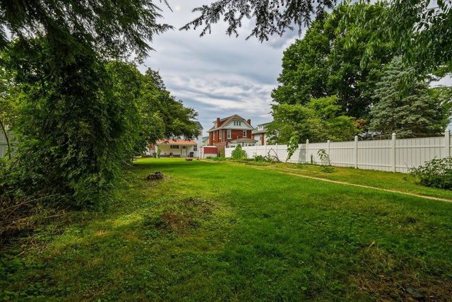 2715 1st Avenue, Huntington, WV 25702