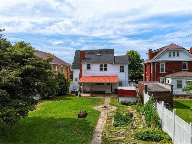 2715 1st Avenue, Huntington, WV 25702