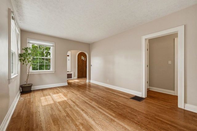 2715 1st Avenue, Huntington, WV 25702