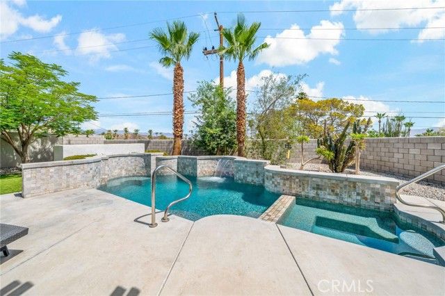 39004 Knoll View Circle, Cathedral City, CA 92234