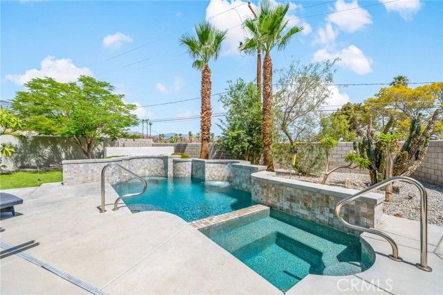 39004 Knoll View Circle, Cathedral City, CA 92234