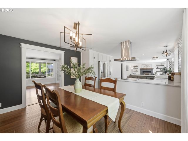 1639 VICTORIAN Way, Eugene, OR 97401