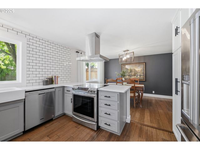 1639 VICTORIAN Way, Eugene, OR 97401