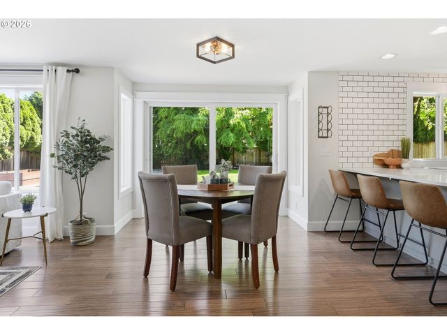 1639 VICTORIAN Way, Eugene, OR 97401