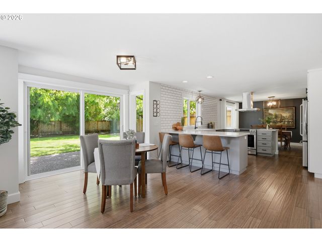 1639 VICTORIAN Way, Eugene, OR 97401