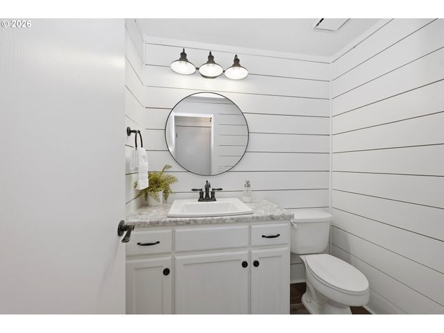 1639 VICTORIAN Way, Eugene, OR 97401