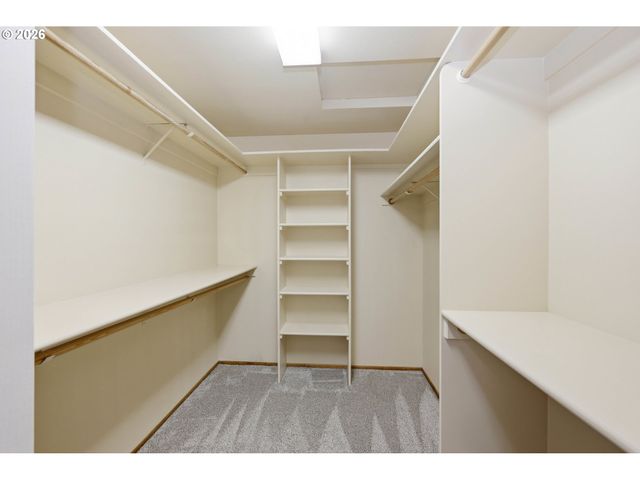 1639 VICTORIAN Way, Eugene, OR 97401
