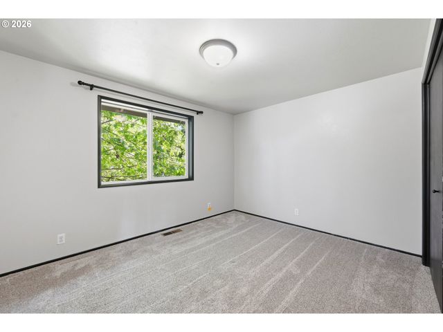 1639 VICTORIAN Way, Eugene, OR 97401