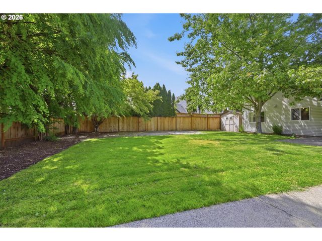 1639 VICTORIAN Way, Eugene, OR 97401