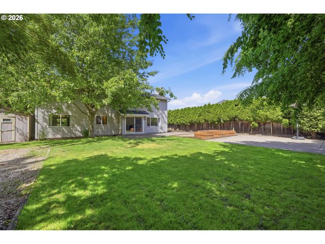 1639 VICTORIAN Way, Eugene, OR 97401
