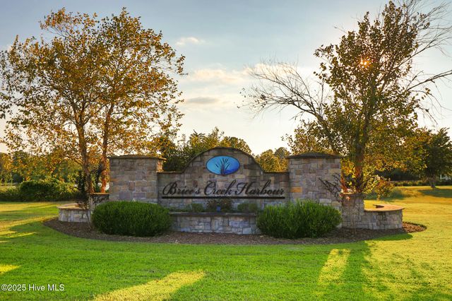 152 Coventry Court, New Bern, NC 28562