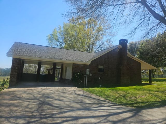 276 McPhail Rd., Hattiesburg, MS 39401