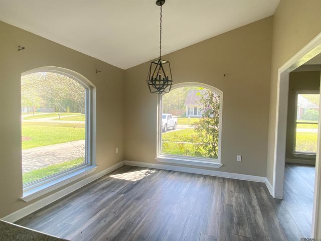 7383 Cherrydale Dr, Denham Springs, LA 70706