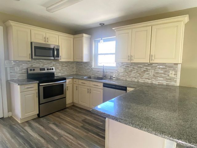 7383 Cherrydale Dr, Denham Springs, LA 70706