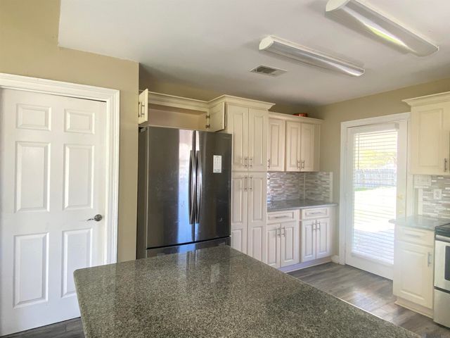 7383 Cherrydale Dr, Denham Springs, LA 70706