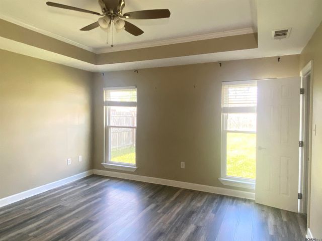 7383 Cherrydale Dr, Denham Springs, LA 70706