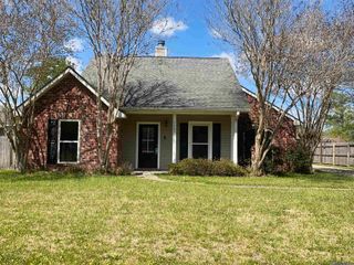 7383 Cherrydale Dr, Denham Springs, LA 70706