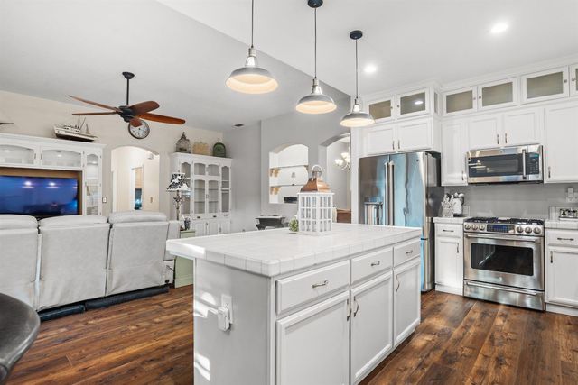 5725 Wild Cat Ct, Riverbank, CA 95367