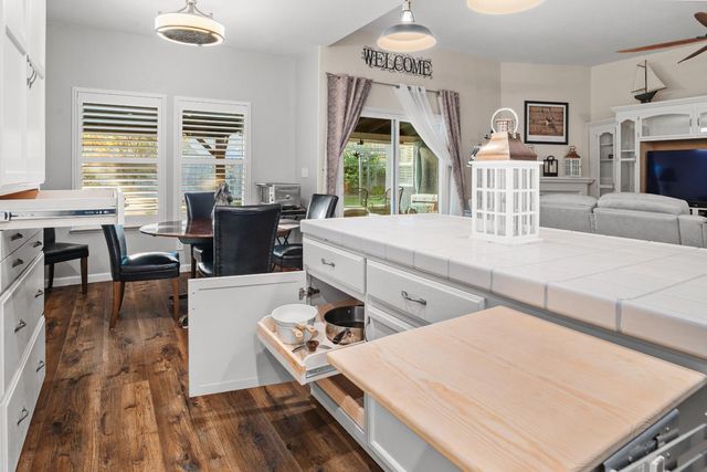 5725 Wild Cat Ct, Riverbank, CA 95367