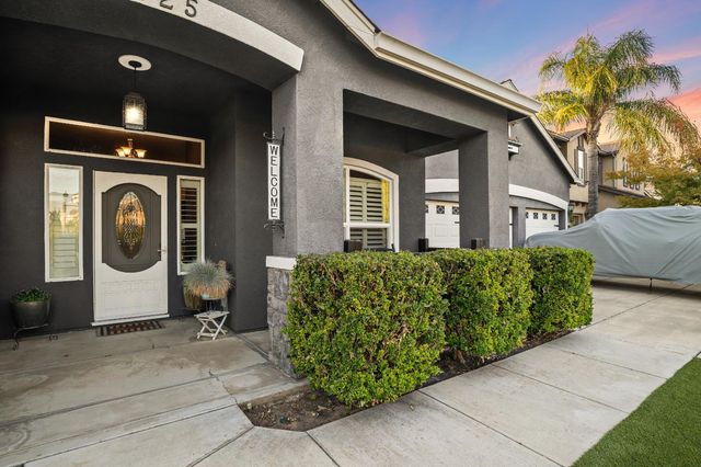 5725 Wild Cat Ct, Riverbank, CA 95367