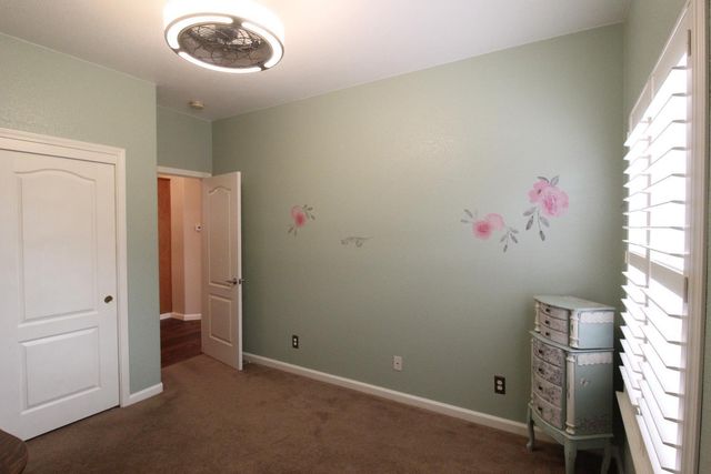 5725 Wild Cat Ct, Riverbank, CA 95367