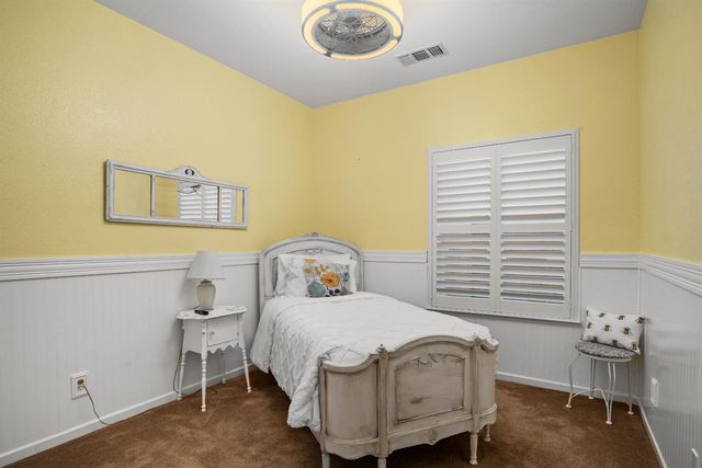 5725 Wild Cat Ct, Riverbank, CA 95367