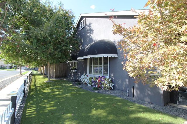 5725 Wild Cat Ct, Riverbank, CA 95367