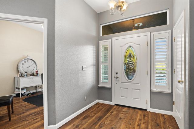 5725 Wild Cat Ct, Riverbank, CA 95367